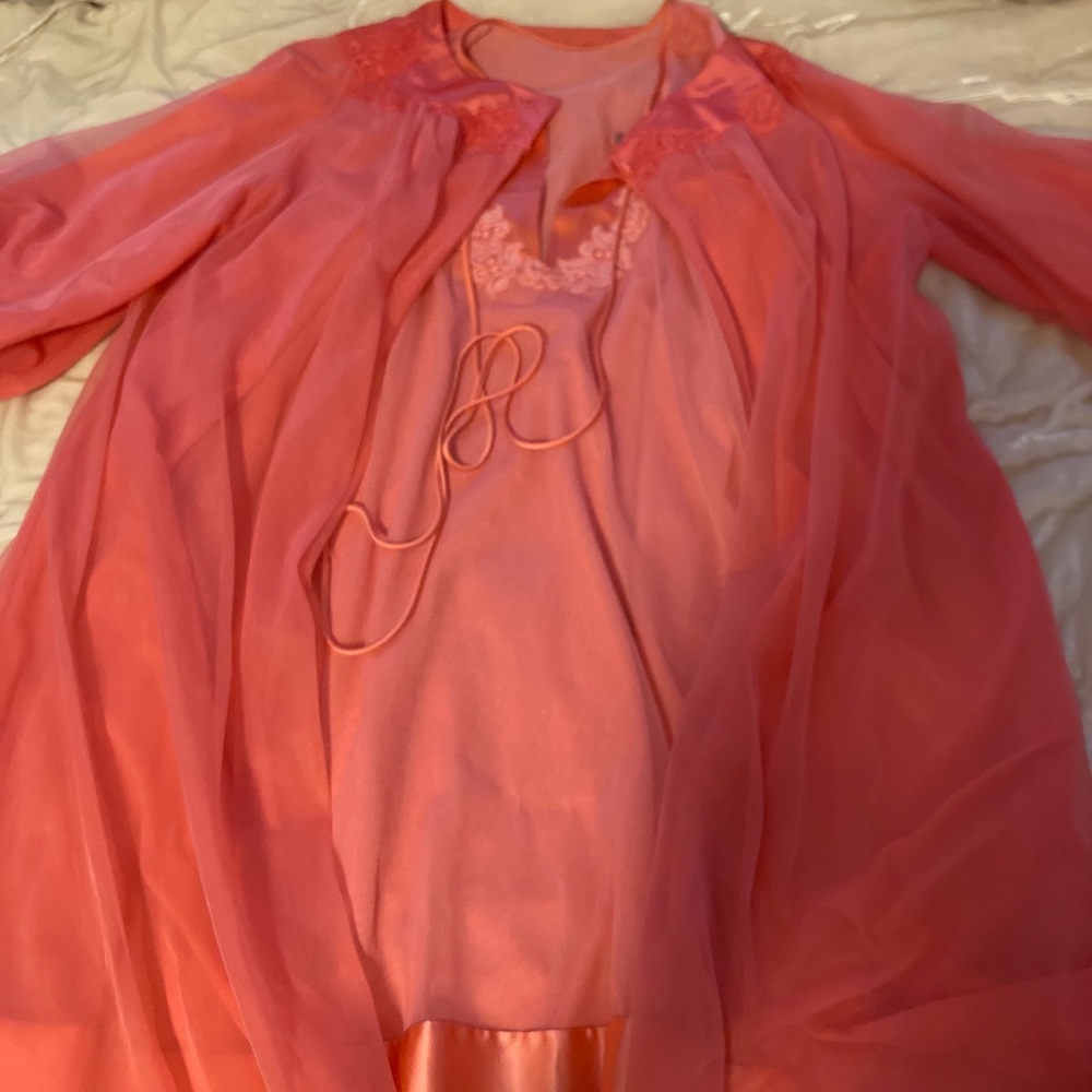 Vintage 1960s “Gossard Artemis” Peignoir and Babydoll Nightie Set